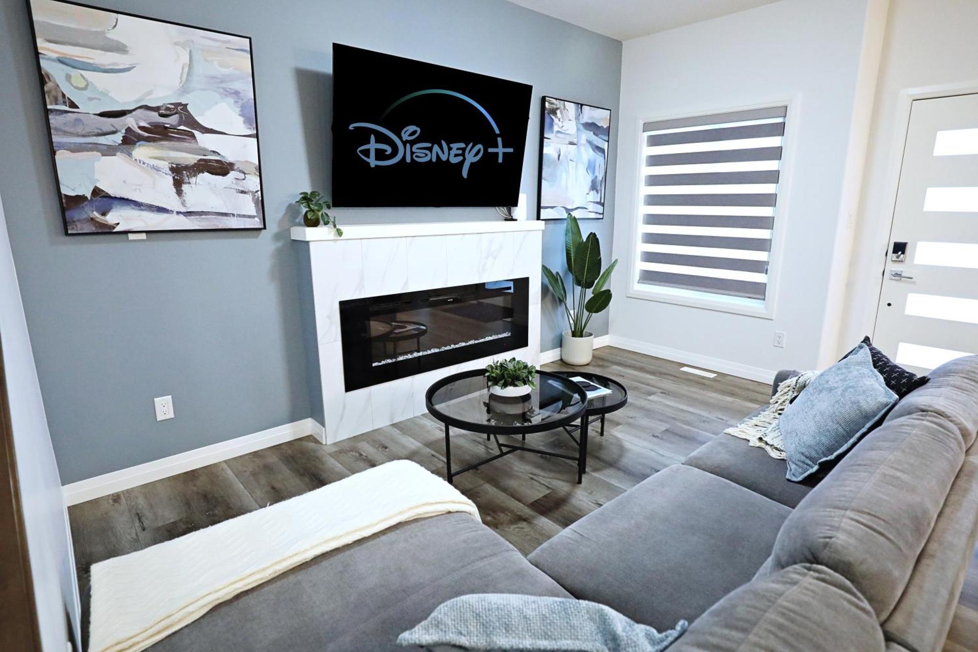 Three King Beds,Central A/C,Fireplace,Park,Disney+ Villa Edmonton Dış mekan fotoğraf